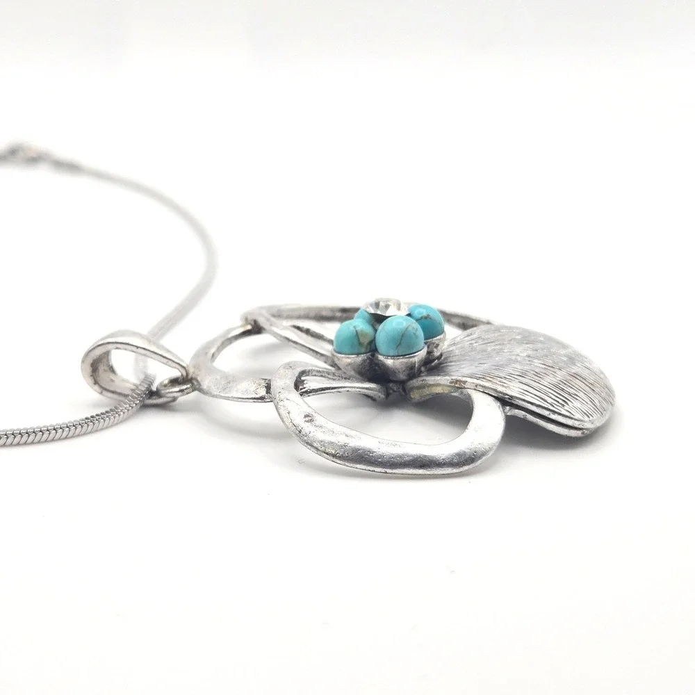 Silver Tone Flower Pendant Necklace Turquoise‎ Rhinestone Accent Snake Chain